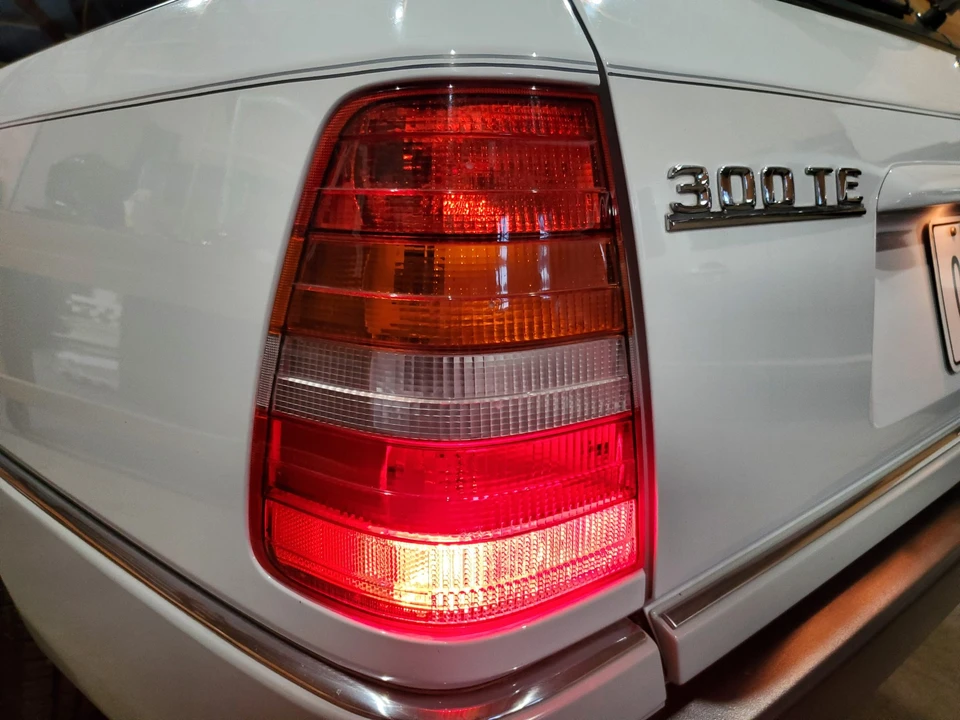 1990 Mercedes-Benz W124 E-Class - Image 24 of 31