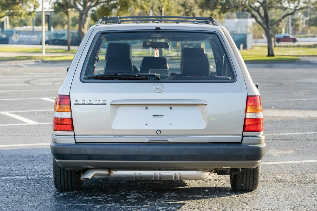1990 Mercedes-Benz W124 E-Class - Image 7 of 31