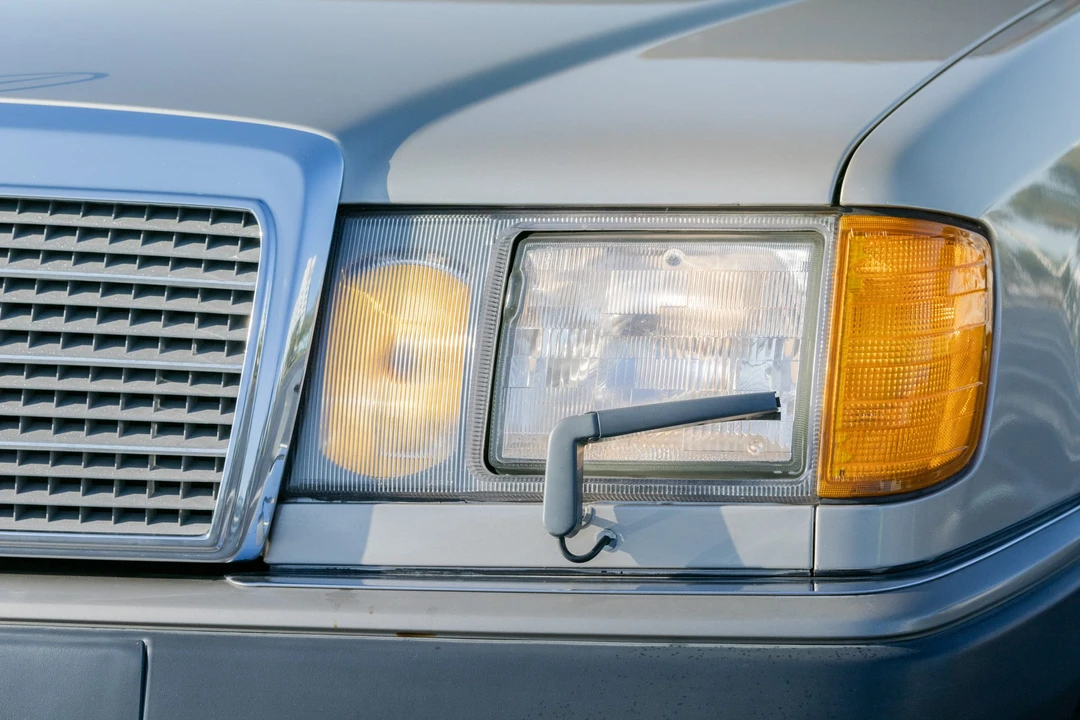 1990 Mercedes-Benz W124 E-Class - Image 14 of 31