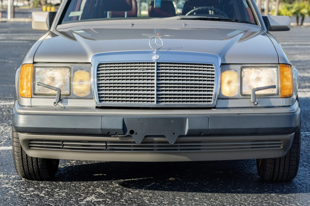 1990 Mercedes-Benz W124 E-Class - Image 10 of 31