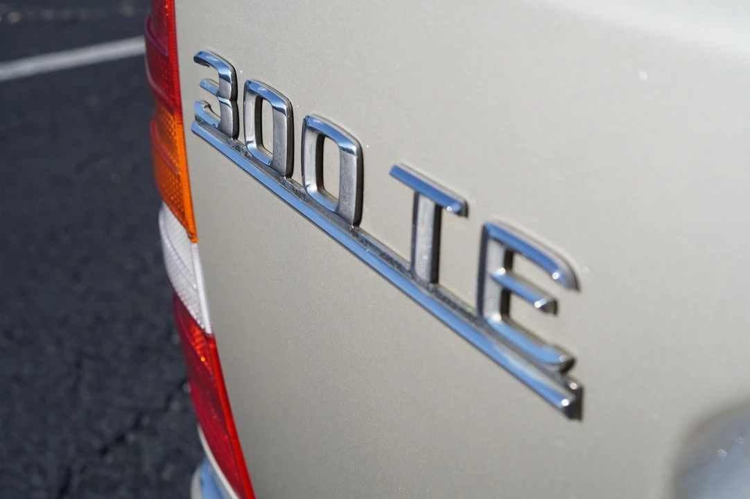 1990 Mercedes-Benz W124 E-Class - Image 21 of 31