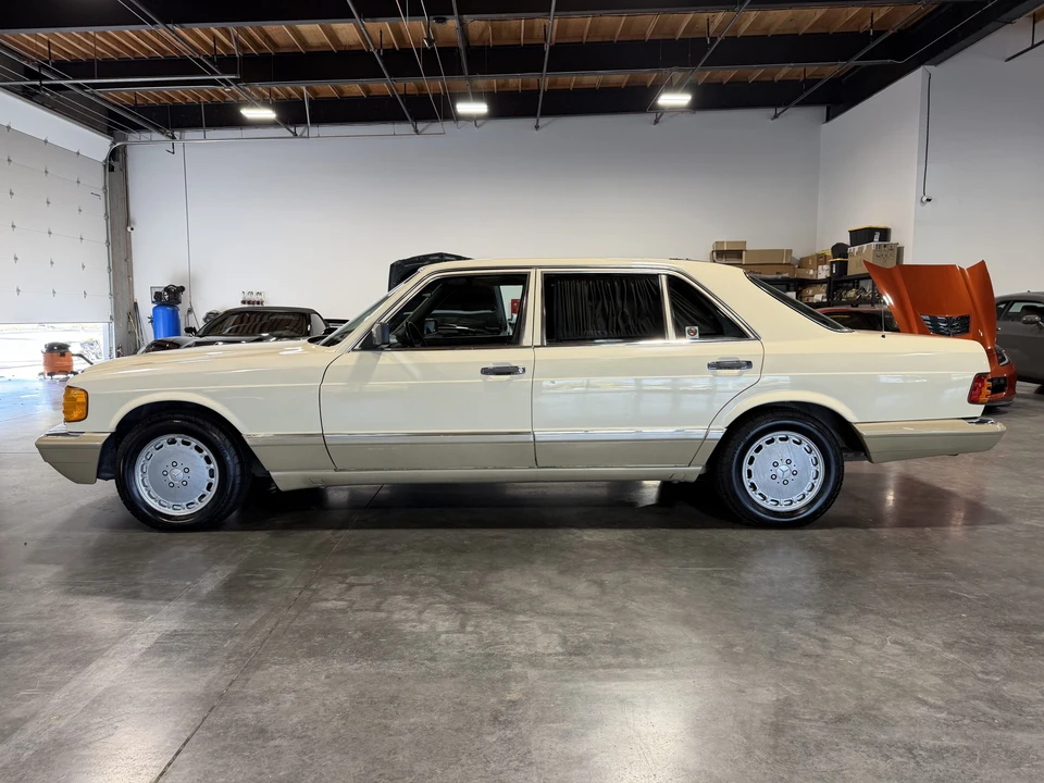 1990 Mercedes-Benz W126 S-Class Sedan - Image 5 of 31