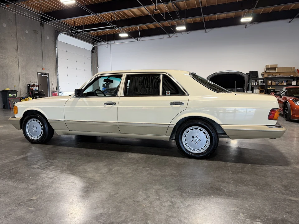 1990 Mercedes-Benz W126 S-Class Sedan - Image 6 of 31