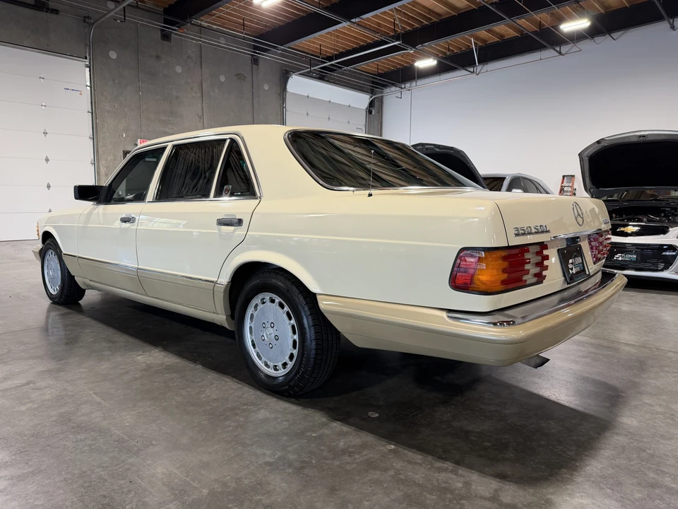 1990 Mercedes-Benz W126 S-Class Sedan - Image 8 of 31