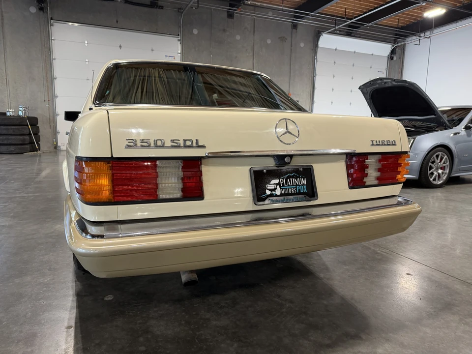 1990 Mercedes-Benz W126 S-Class Sedan - Image 10 of 31
