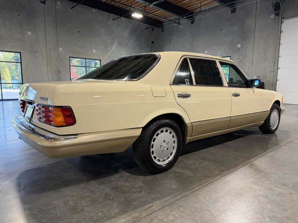 1990 Mercedes-Benz W126 S-Class Sedan - Image 14 of 31