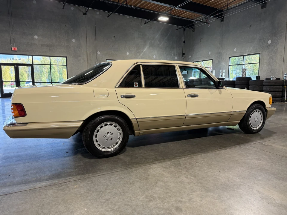 1990 Mercedes-Benz W126 S-Class Sedan - Image 15 of 31