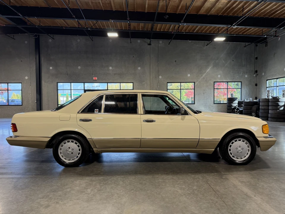 1990 Mercedes-Benz W126 S-Class Sedan - Image 16 of 31
