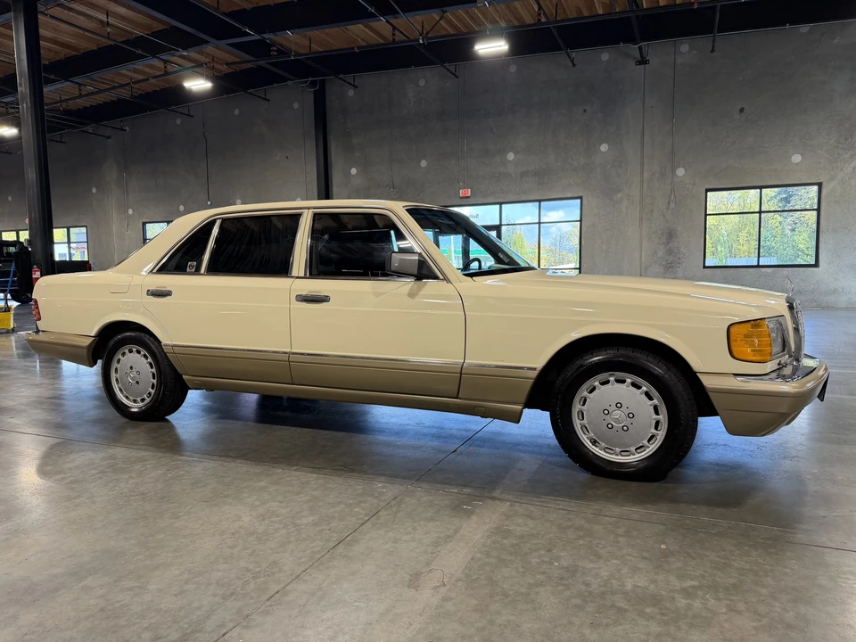 1990 Mercedes-Benz W126 S-Class Sedan - Image 17 of 31