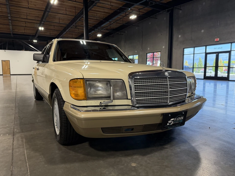 1990 Mercedes-Benz W126 S-Class Sedan - Image 20 of 31