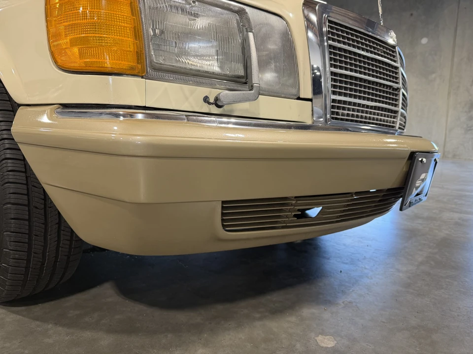 1990 Mercedes-Benz W126 S-Class Sedan - Image 30 of 31