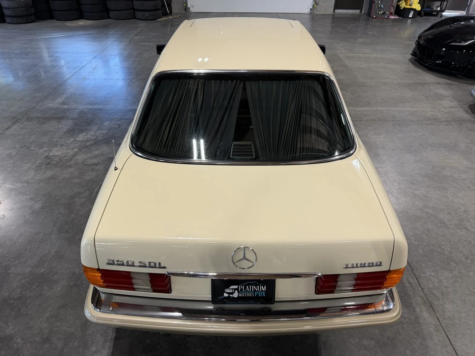 1990 Mercedes-Benz W126 S-Class Sedan - Image 25 of 31