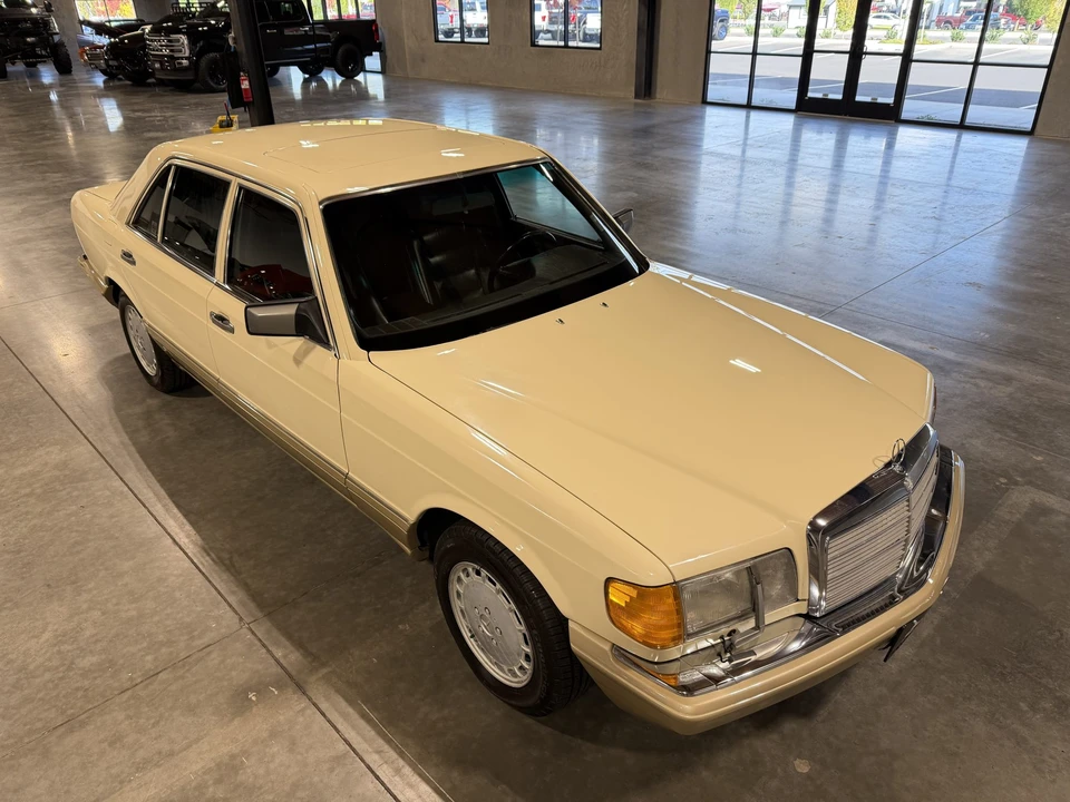 1990 Mercedes-Benz W126 S-Class Sedan - Image 27 of 31