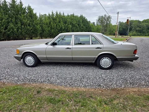 1990 Mercedes-Benz 400 SEL Sedan 4D
