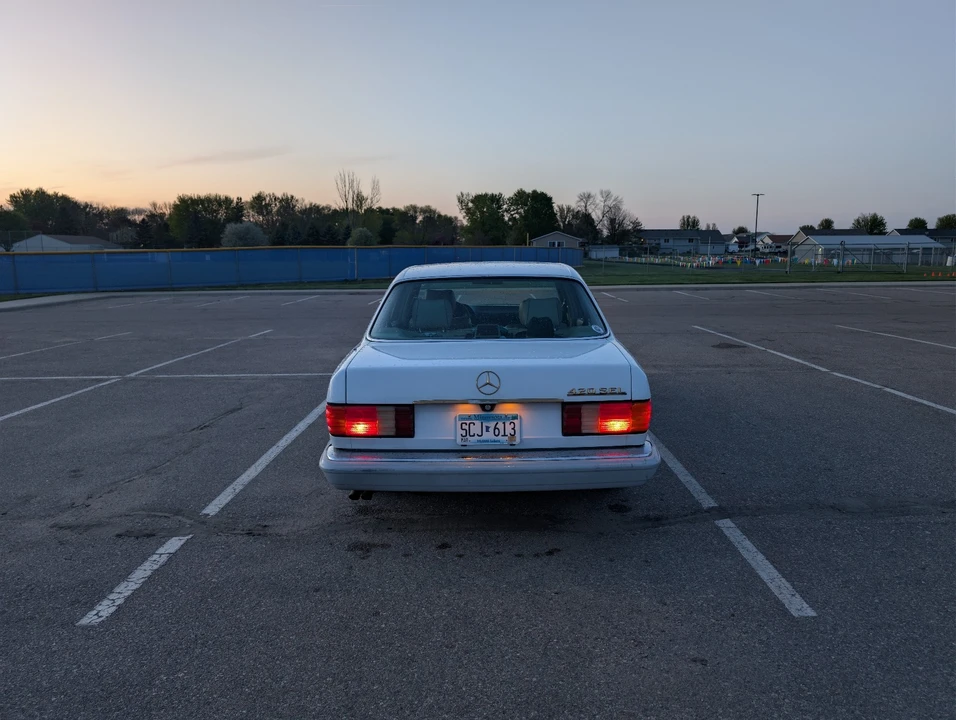 1990 Mercedes-Benz W126 S-Class Sedan - Image 5 of 12