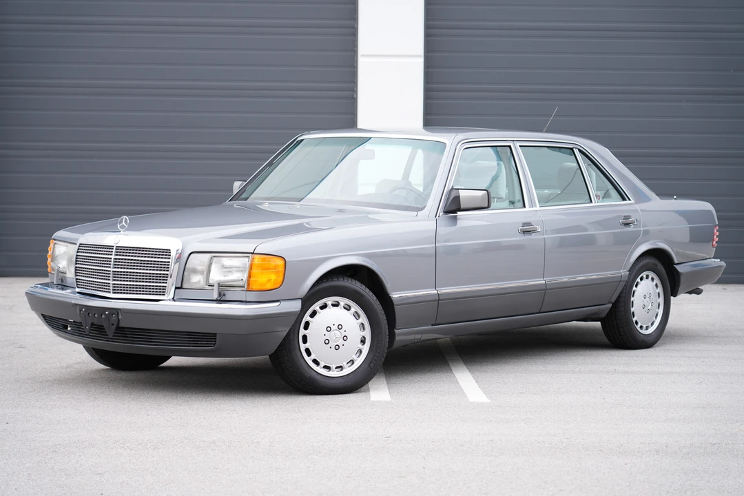 1990 Mercedes-Benz W126 S-Class Sedan - Image 2 of 31