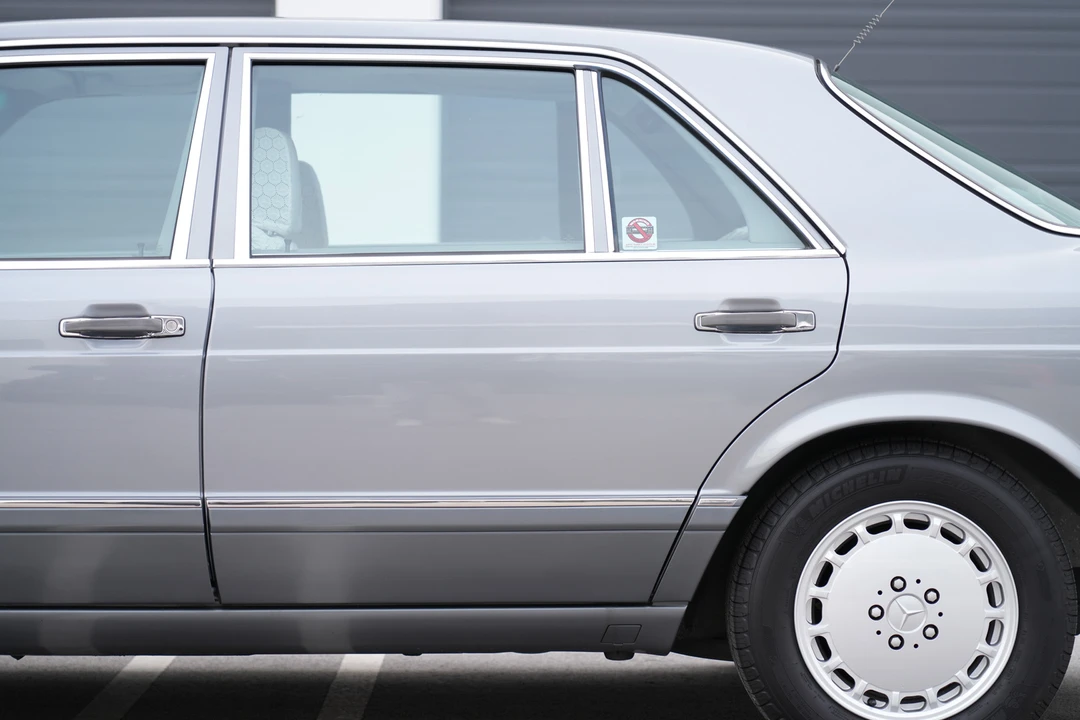 1990 Mercedes-Benz W126 S-Class Sedan - Image 12 of 31