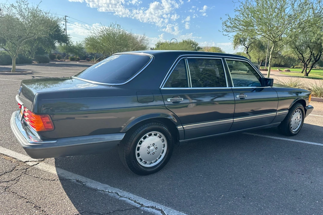 1990 Mercedes-Benz W126 S-Class Sedan - Image 4 of 31