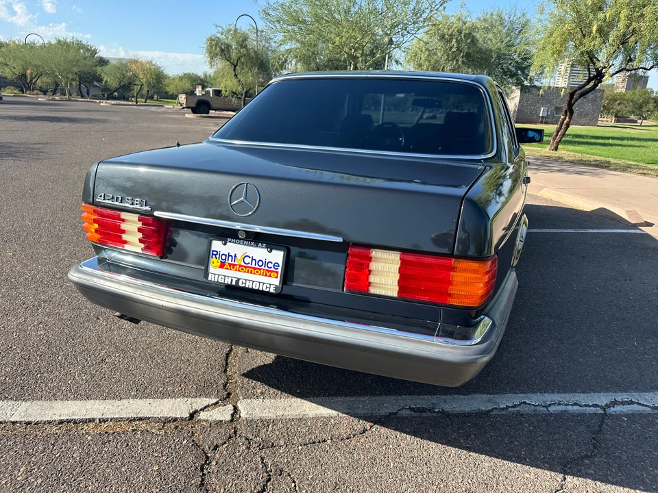1990 Mercedes-Benz W126 S-Class Sedan - Image 18 of 31