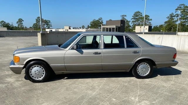 1990 Mercedes-Benz W126 S-Class Sedan - Image 2 of 15