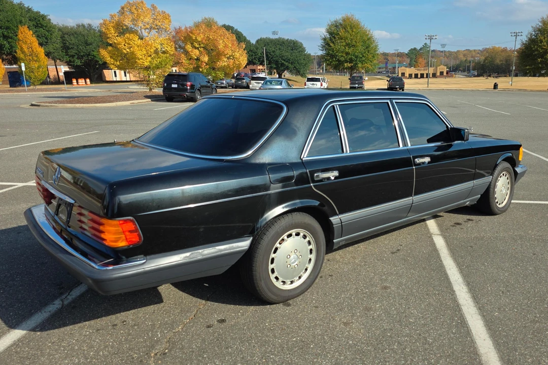 1990 Mercedes-Benz W126 S-Class Sedan - Image 4 of 31