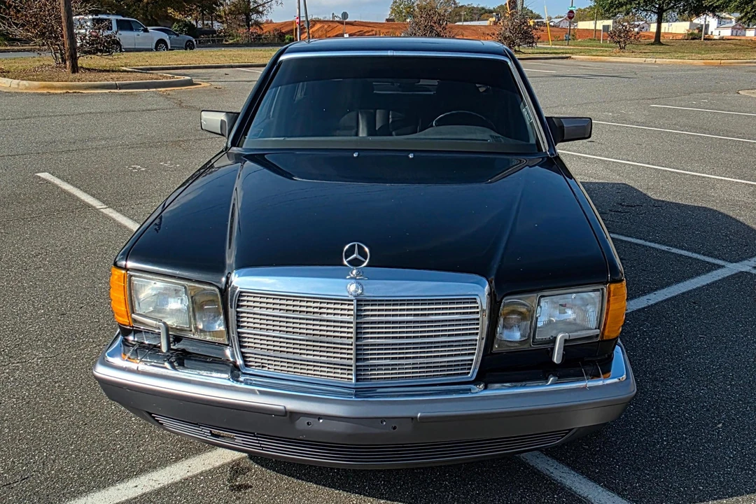 1990 Mercedes-Benz W126 S-Class Sedan - Image 2 of 31