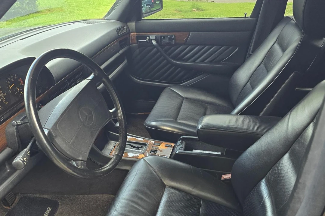 1990 Mercedes-Benz W126 S-Class Sedan - Image 17 of 31