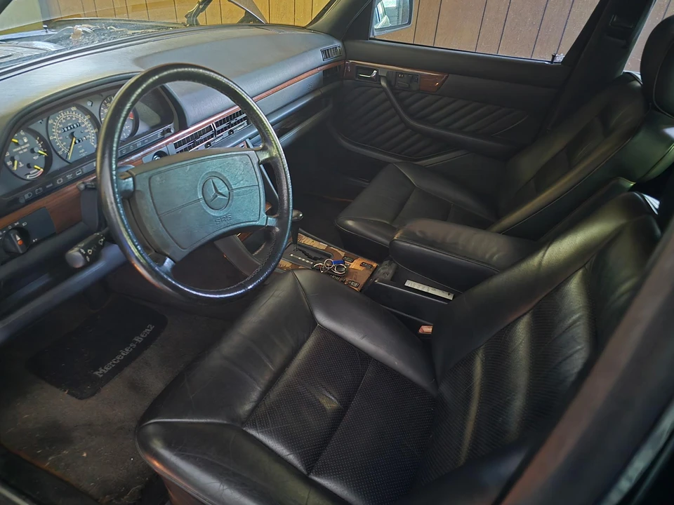 1990 Mercedes-Benz W126 S-Class Sedan - Image 25 of 31