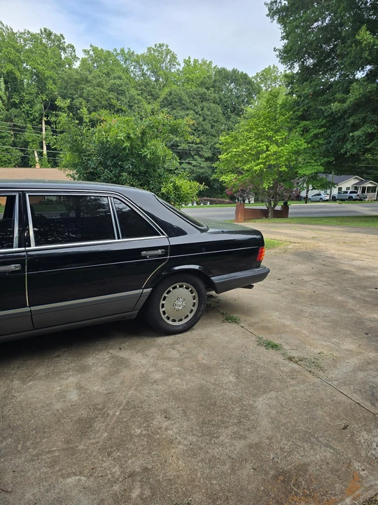 1990 Mercedes-Benz W126 S-Class Sedan - Image 10 of 31