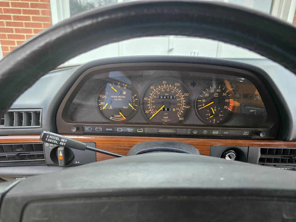 1990 Mercedes-Benz W126 S-Class Sedan - Image 27 of 31