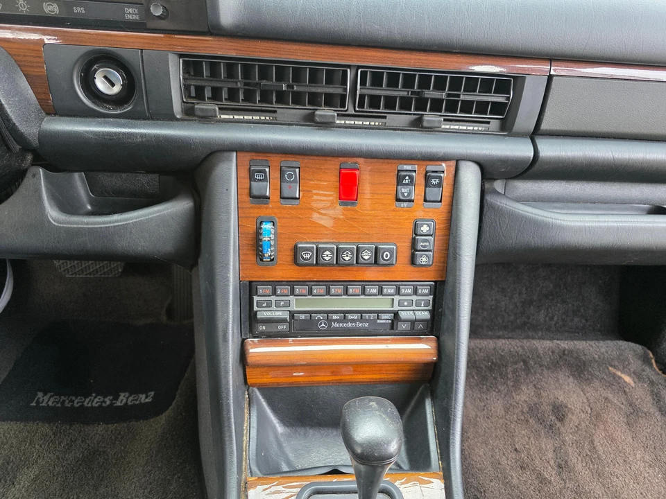 1990 Mercedes-Benz W126 S-Class Sedan - Image 29 of 31