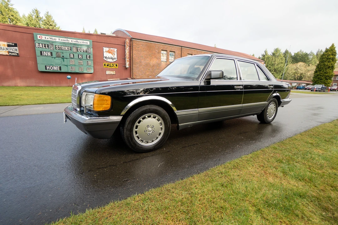 1990 Mercedes-Benz W126 S-Class Sedan - Image 2 of 31