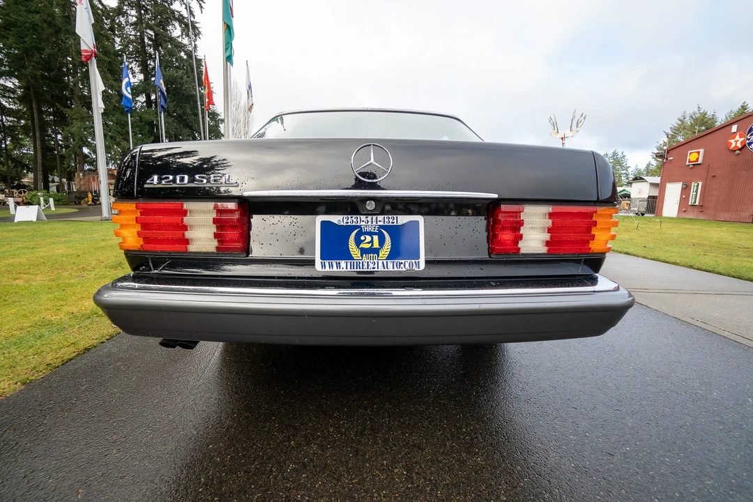 1990 Mercedes-Benz W126 S-Class Sedan - Image 14 of 31