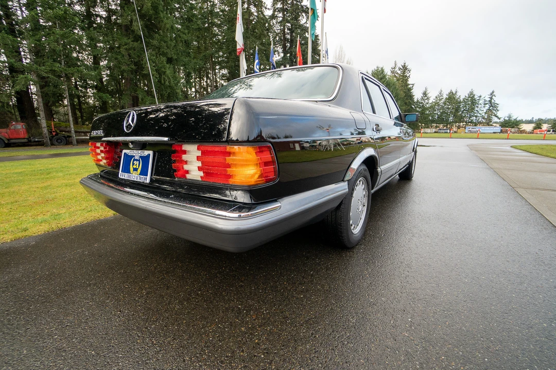 1990 Mercedes-Benz W126 S-Class Sedan - Image 11 of 31