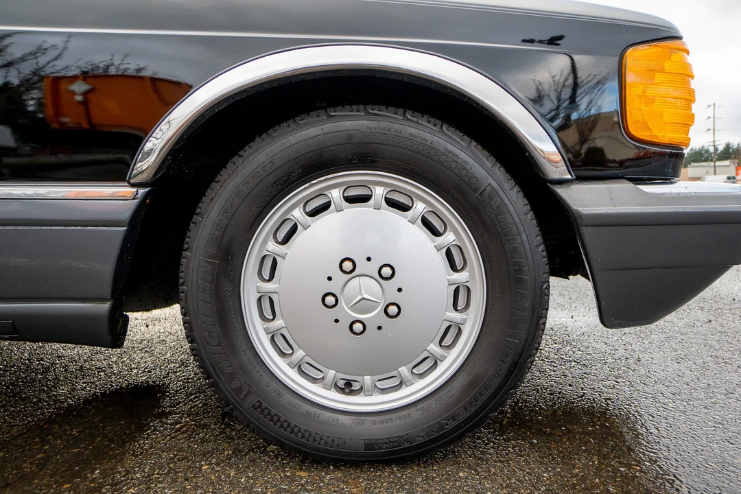 1990 Mercedes-Benz W126 S-Class Sedan - Image 25 of 31