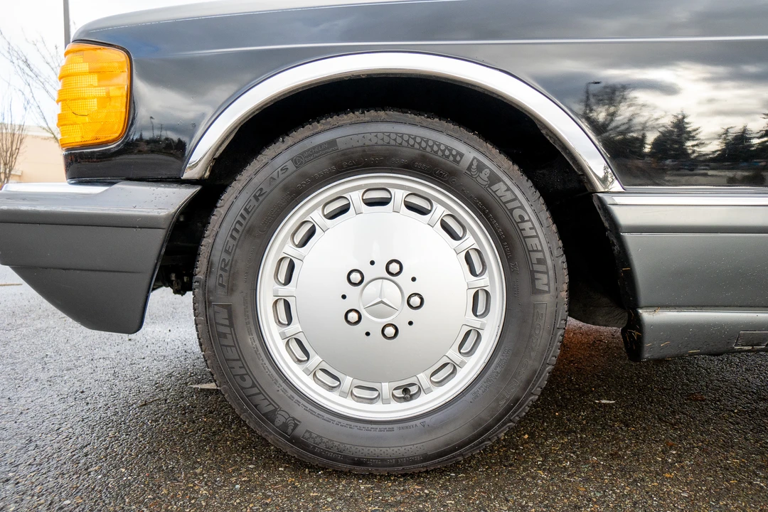 1990 Mercedes-Benz W126 S-Class Sedan - Image 24 of 31