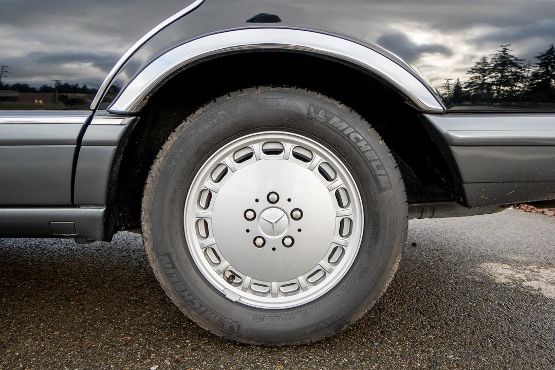 1990 Mercedes-Benz W126 S-Class Sedan - Image 27 of 31