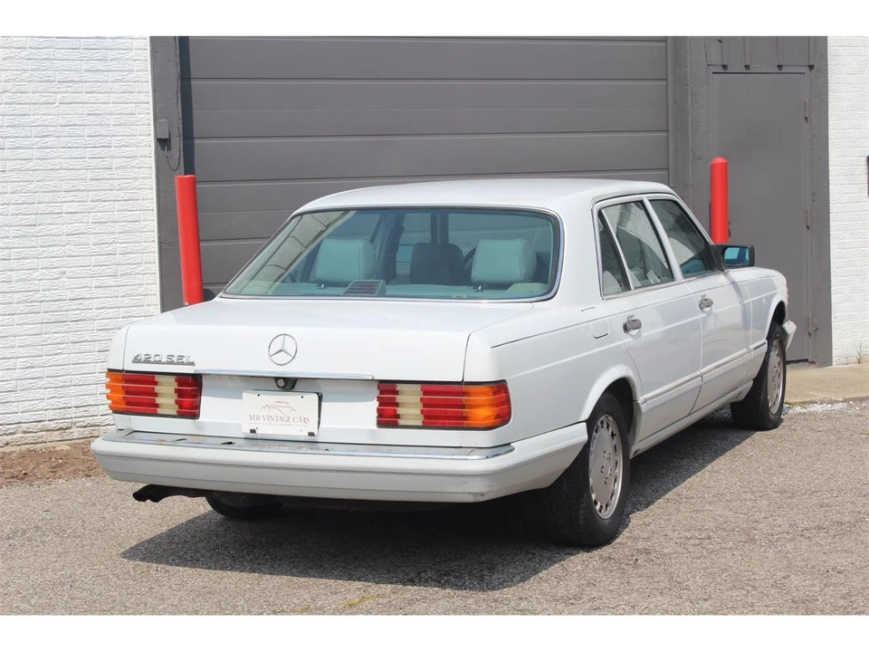 1990 Mercedes-Benz W126 S-Class Sedan - Image 3 of 31