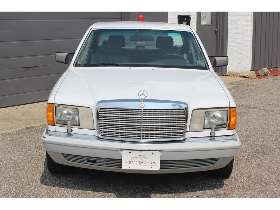 1990 Mercedes-Benz W126 S-Class Sedan - Image 5 of 31