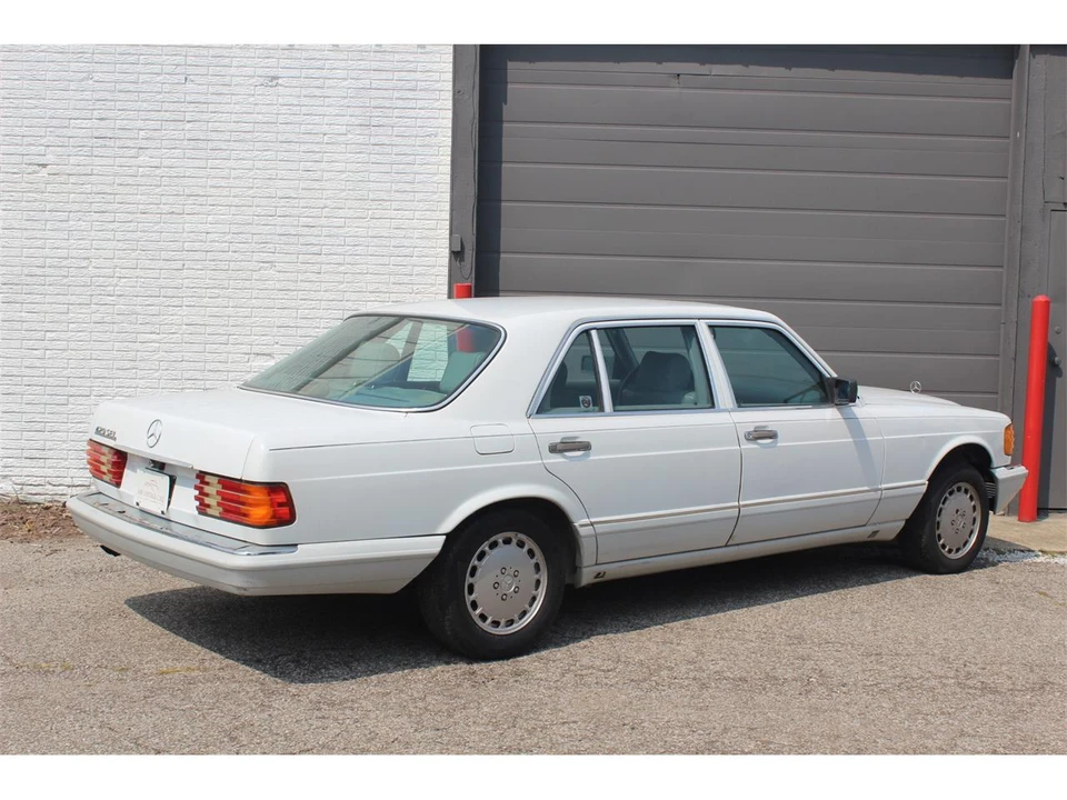 1990 Mercedes-Benz W126 S-Class Sedan - Image 7 of 31