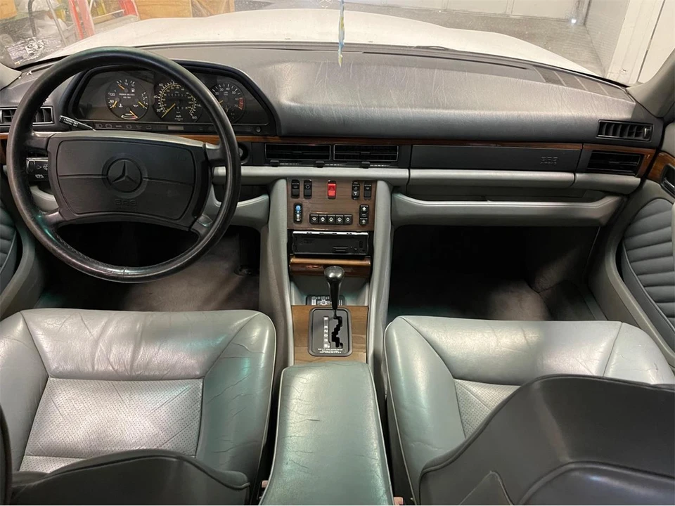 1990 Mercedes-Benz W126 S-Class Sedan - Image 13 of 31