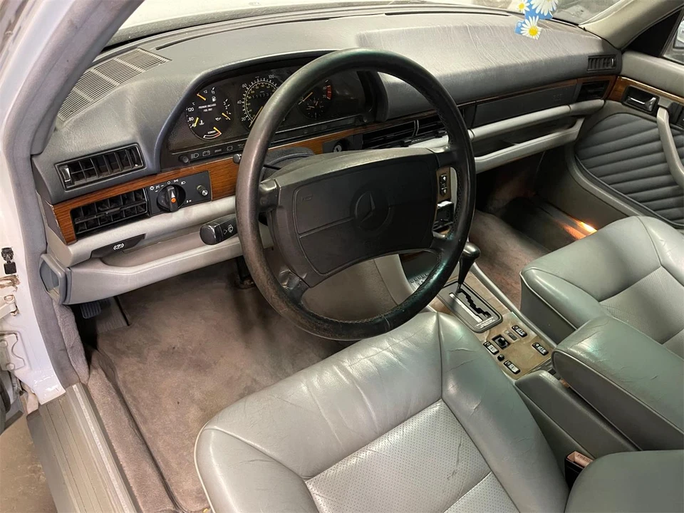 1990 Mercedes-Benz W126 S-Class Sedan - Image 14 of 31