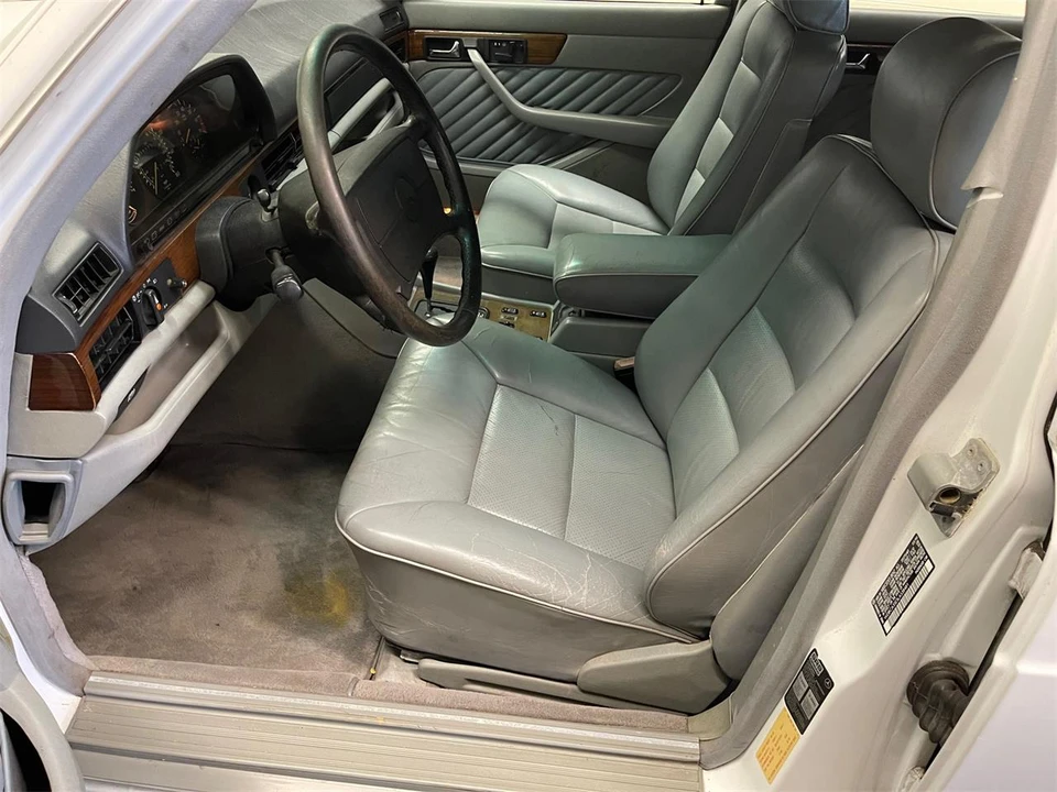 1990 Mercedes-Benz W126 S-Class Sedan - Image 15 of 31