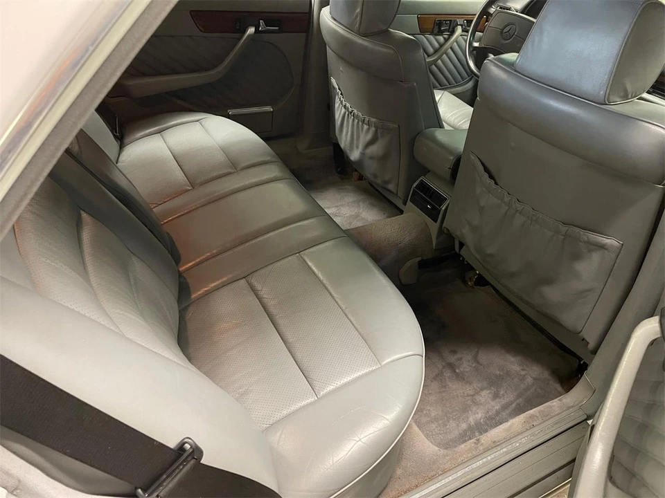 1990 Mercedes-Benz W126 S-Class Sedan - Image 17 of 31