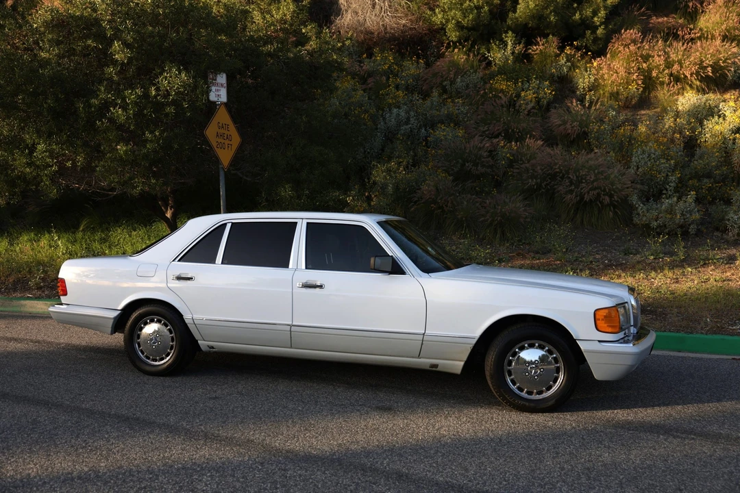 1990 Mercedes-Benz W126 S-Class Sedan - Image 12 of 31
