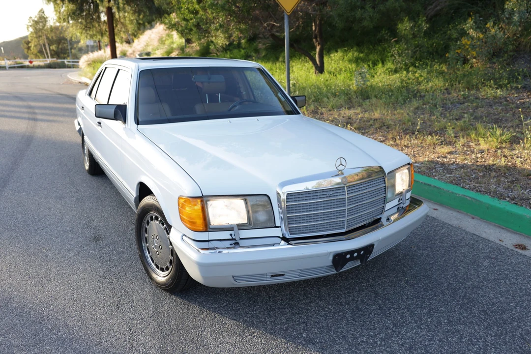 1990 Mercedes-Benz W126 S-Class Sedan - Image 2 of 31