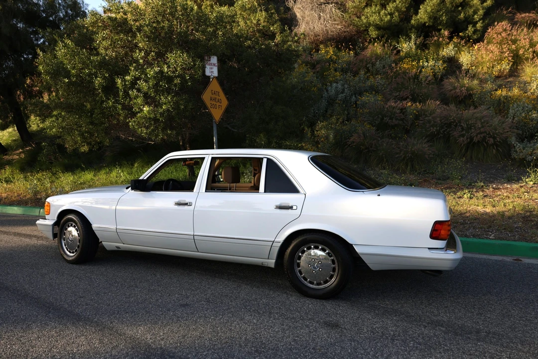 1990 Mercedes-Benz W126 S-Class Sedan - Image 31 of 31
