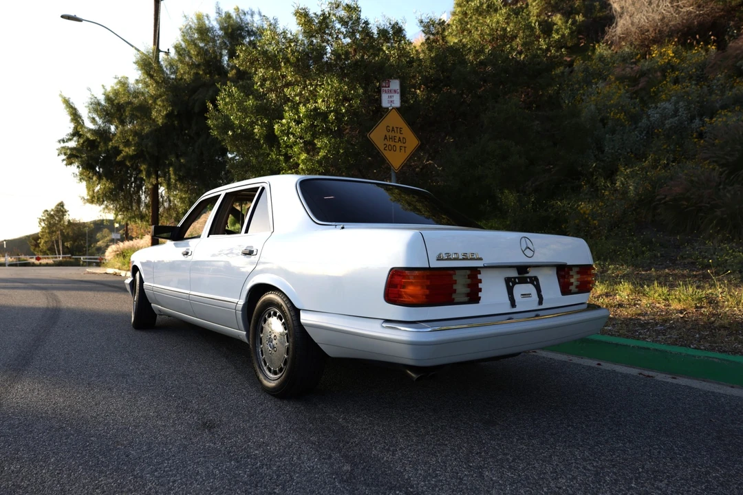 1990 Mercedes-Benz W126 S-Class Sedan - Image 26 of 31