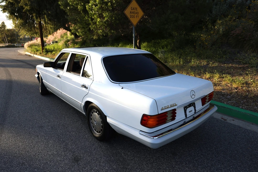 1990 Mercedes-Benz W126 S-Class Sedan - Image 25 of 31