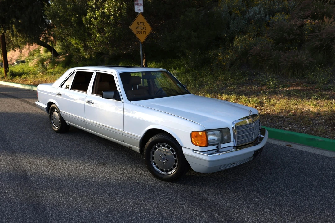 1990 Mercedes-Benz W126 S-Class Sedan - Image 8 of 31